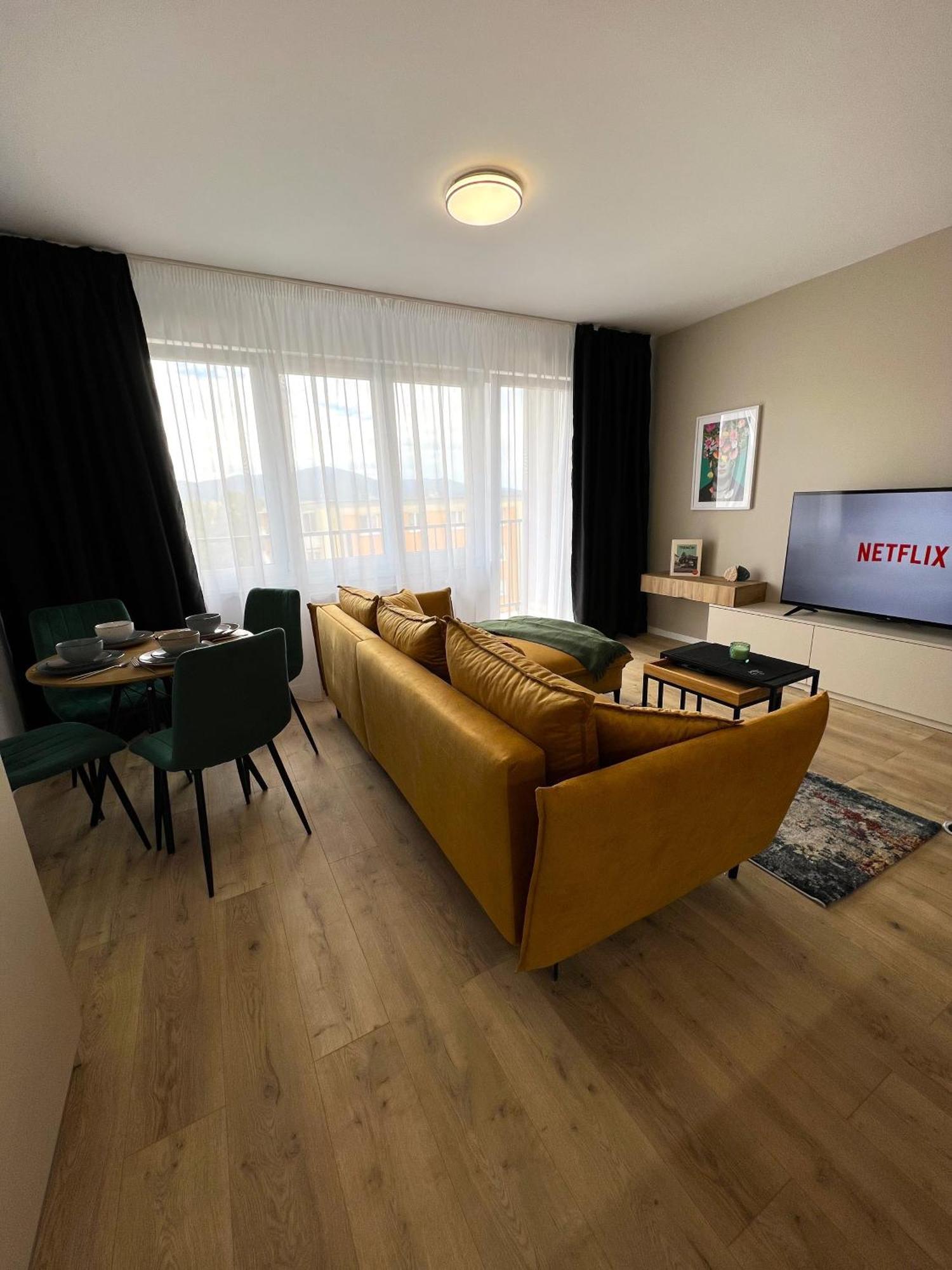 Cozy Stay Apartment Trenčín Exterior foto